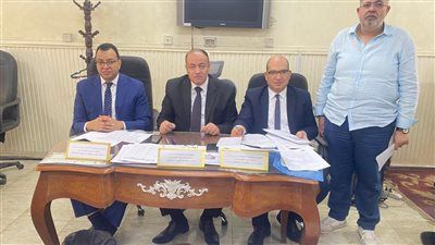 توافد المرشحين على محكمة المنيا لتقديم أوراق الترشح لانتخابات مجلس النواب - الخليج الان