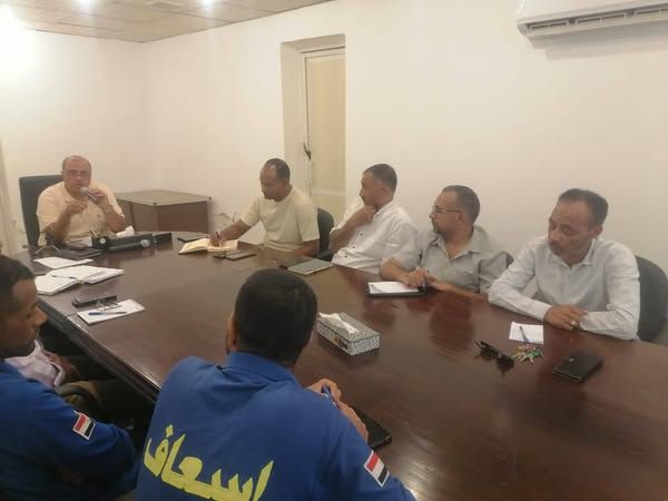 اجتماع برئاسة رئيس مدينة مرسى علم لمناقشة استعدادات المدينة لانتخابات مجلس النواب ٢٠٢٥ - الخليج الان