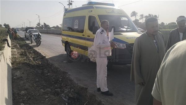 كانوا راجعين من الصلاة.. إصابة 7 أشخاص إثر انقلاب سيارة ميكروباص في قنا
