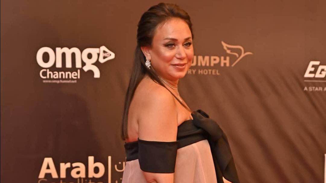 انجي علي ردا على الساخرين من رد فعلها على إخراج ابنة روجينا مسلسلها - الخليج الان