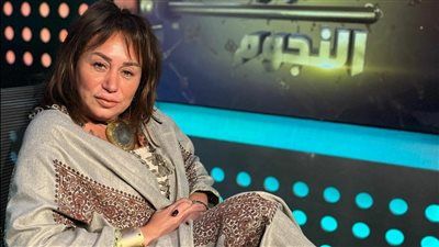 انجي علي ردا على الساخرين من رد فعلها على إخراج ابنة روجينا مسلسلها - الخليج الان