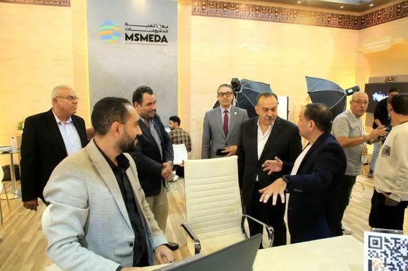 محافظ أسيوط يشارك وفدا من طلاب جامعتي أسيوط وبدر في زيارة معرض "تراثنا" للحرف اليدوية في دورته السابعة - الخليج الان