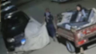 ضبط شخص وسيدة سرقا مبرد مياه وغطاء سيارة بسوهاج - الخليج الان