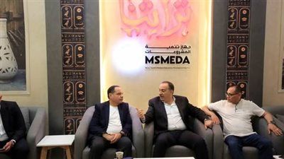 محافظ أسيوط يشارك وفدا من طلاب جامعتي أسيوط وبدر في زيارة معرض "تراثنا" للحرف اليدوية في دورته السابعة - الخليج الان