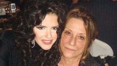 حبيبة العمر.. دنيا عبد العزيز تتذكر والدتها بكلمات مؤثرة - الخليج الان