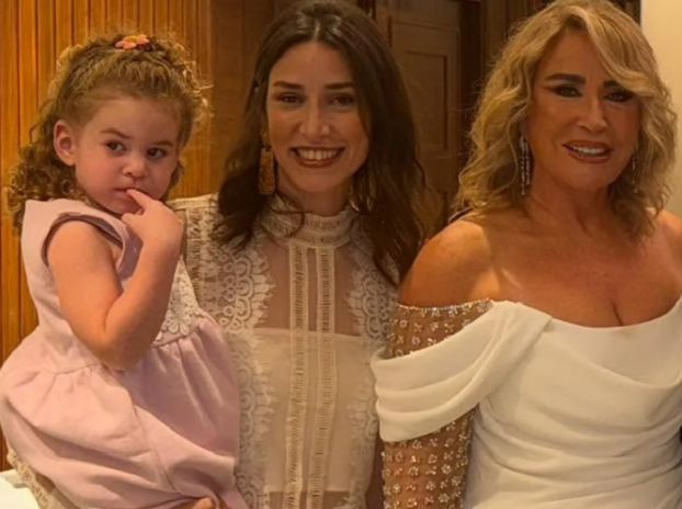 ابنة إيناس الدغيدي عن زواج والدتها: سعيدة ومبسوطة بيها ومتعودة على الانتقادات من زمان - الخليج الان