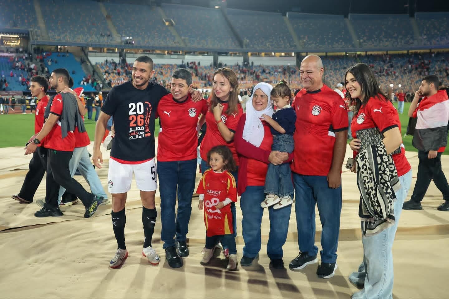 المتحدة للرياضة تسعد الجماهير بالألعاب النارية وأغاني احتفالًا بتأهل المنتخب المصري لمونديال - الخليج الان