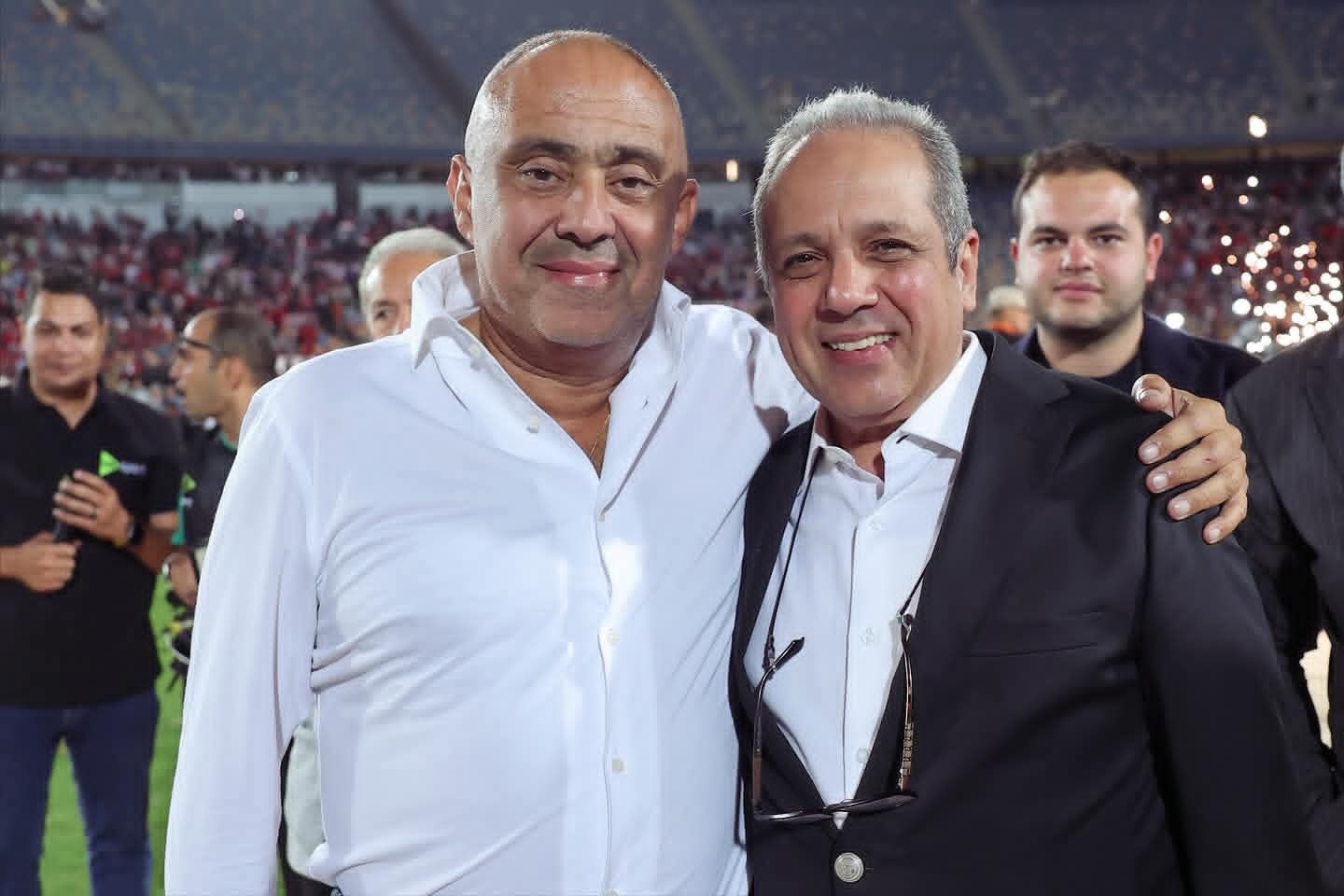 المتحدة للرياضة تسعد الجماهير بالألعاب النارية وأغاني احتفالًا بتأهل المنتخب المصري لمونديال - الخليج الان