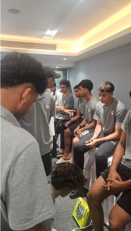 محاضرة عن الإنعاش القلبي للاعبي المنتخب الوطني تحت 17 عامًا قبل كأس العالم - الخليج الان