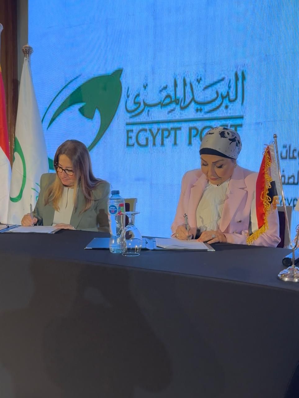 الاتحاد المصري لتمويل المشروعات الصغيرة والمتوسطة يوقع بروتوكول تعاون مع الهيئة القومية للبريد لتسهيل خدمات الصرف والتحصيل - الخليج الان