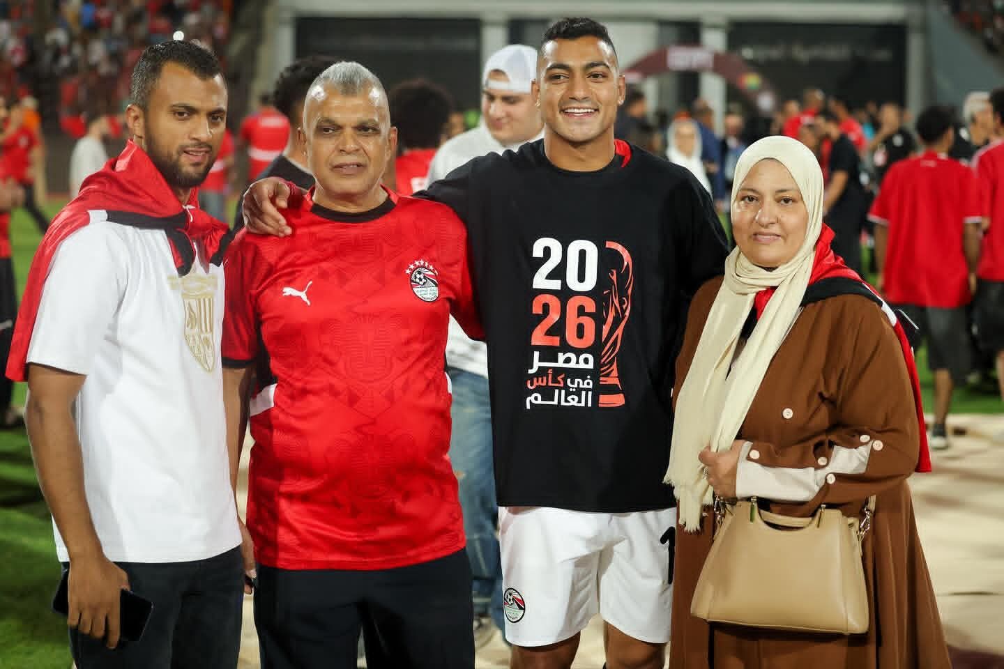 المتحدة للرياضة تسعد الجماهير بالألعاب النارية وأغاني احتفالًا بتأهل المنتخب المصري لمونديال - الخليج الان