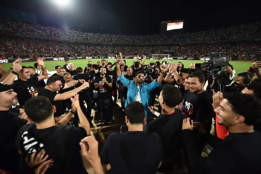 المتحدة للرياضة تسعد الجماهير بالألعاب النارية وأغاني احتفالًا بتأهل المنتخب المصري لمونديال - الخليج الان