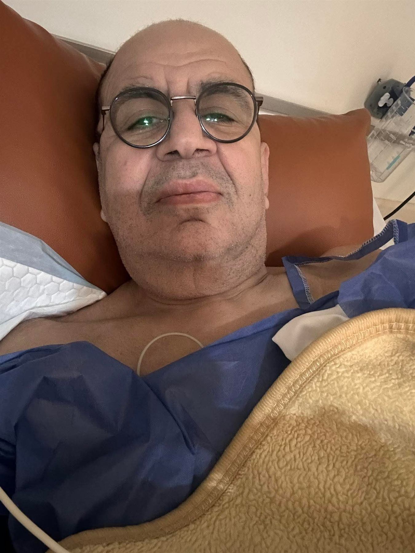 نقل الفنان محمد التاجي للمستشفى بعد تعرضه لوعكة صحية - الخليج الان