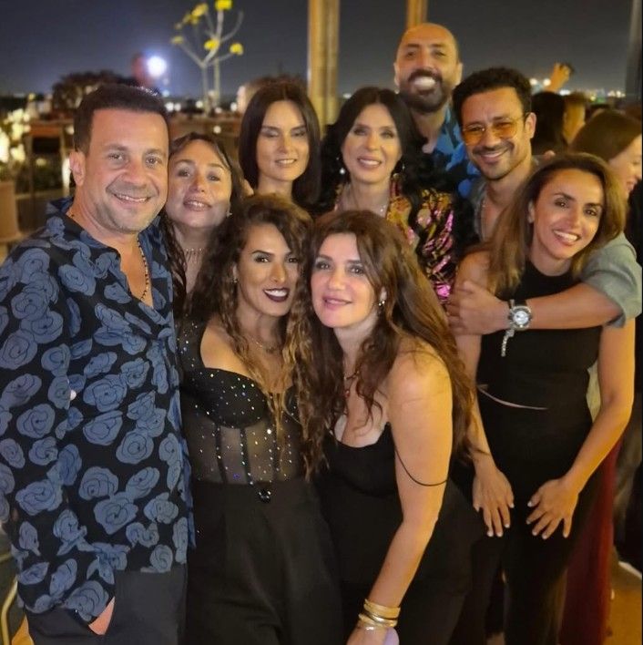 كريم فهمي ونسرين أمين ورانيا يوسف وزوجها.. النجوم يحتفلون بعيد ميلاد نجلاء بدر الـ50 - الخليج الان