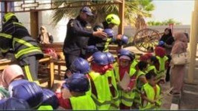 الحماية المدنية بالقاهرة تسقبل أطفال إحدى الحضانات يحملون جنسية إحدى الدول وتقدم لهم هدايا - الخليج الان