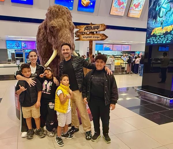 بعد أزمته الأخيرة مع طليقته.. محمد العمروسي يشارك صورا برفقه اولاده - الخليج الان