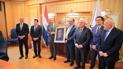 احتفالية تكريم الدكتور خالد العناني بجامعة حلوان بحضور عدد من الوزراء - الخليج الان