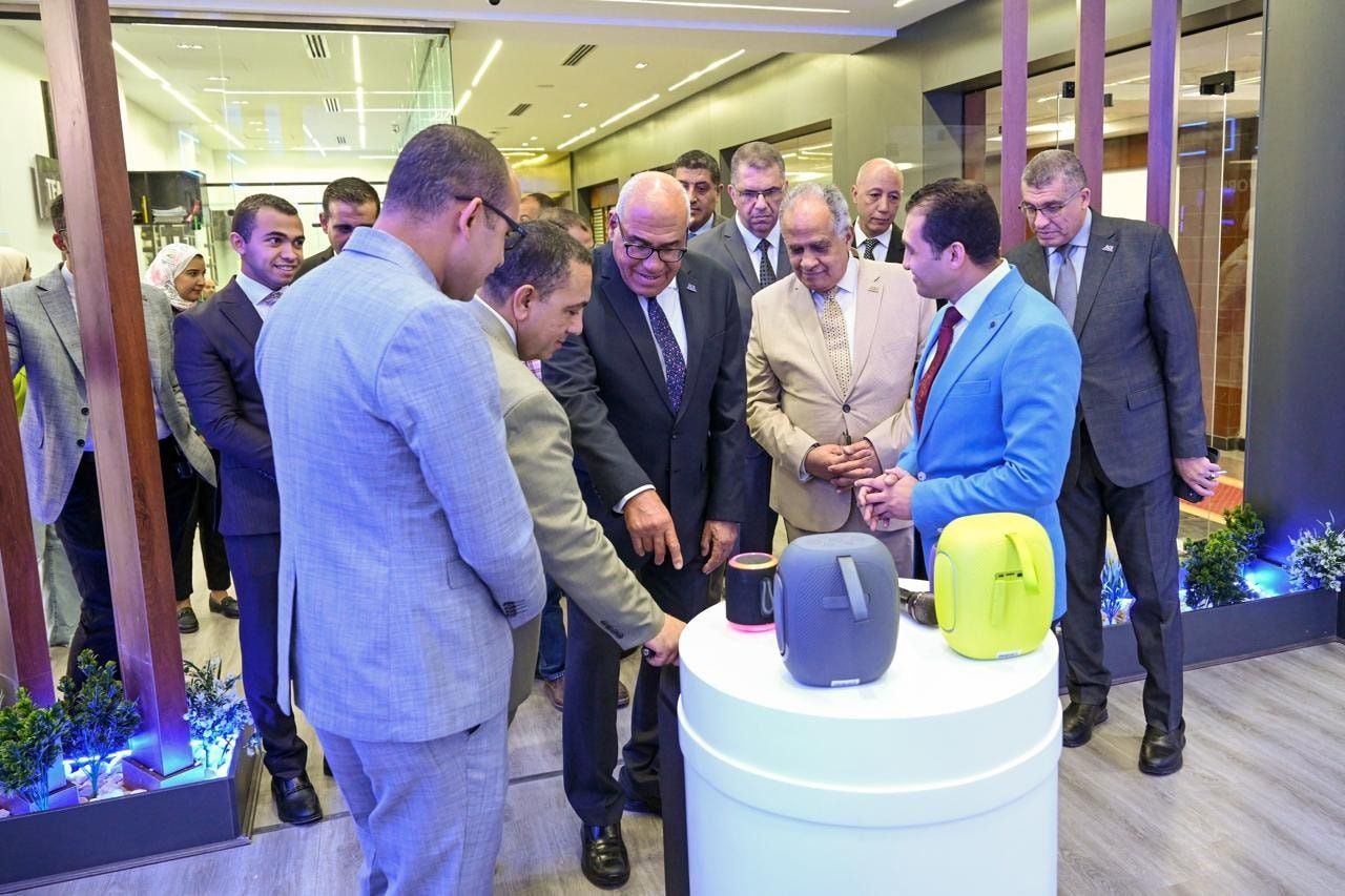 صنع في مصر.. الهيئة العربية للتصنيع تطلق منتجات إلكترونية جديدة بأسعار تنافسية - الخليج الان