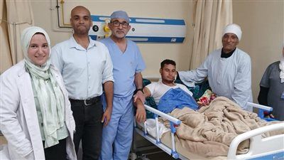 الأطقم الطبية بمستشفى العدوة المركزي بالمنيا تنقذ شاب من إصابات بالغة إثر حادث مروع - الخليج الان