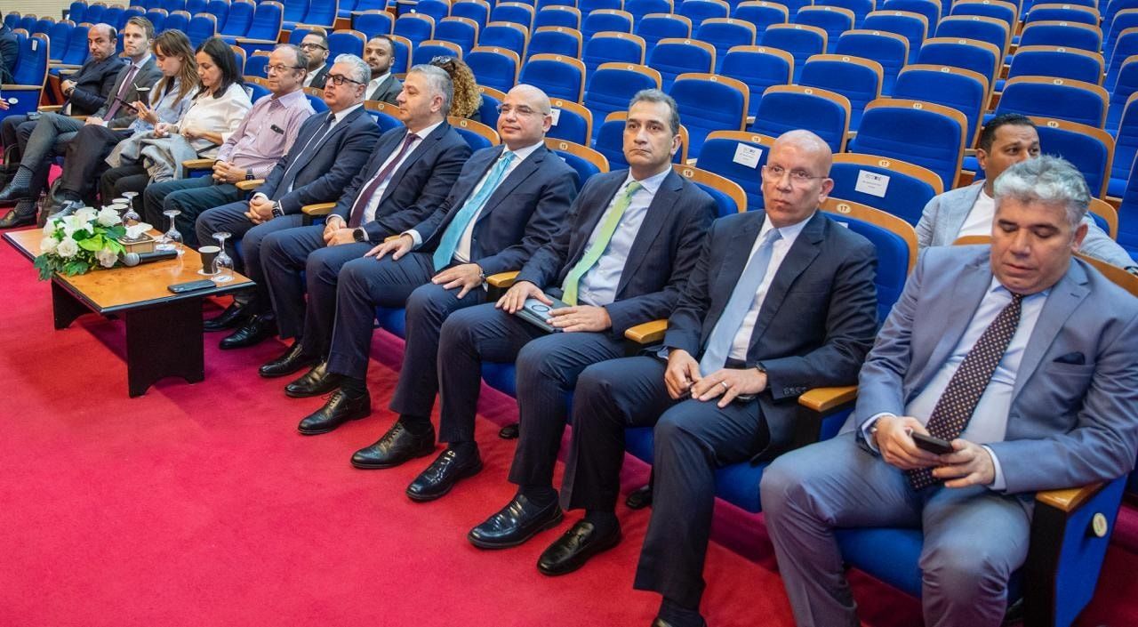 اهتمام هولندي بالاستثمار في مصر.. جولة ميدانية للتعرف على القدرات الصناعية - الخليج الان