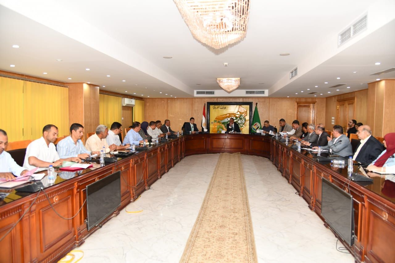 محافظ الفيوم يتابع معدلات الآداء بملفي التقنين والتصالح وموقف المتغيرات المكانية‎ - الخليج الان