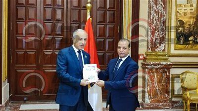 حسان الملاح بعد تسلمه كارنيه مجلس الشيوخ: نعد الرئيس بأن نكون على قدر المسؤولية.. ومصر تزخر بعقول تُبدع في خدمة الوطن - الخليج الان