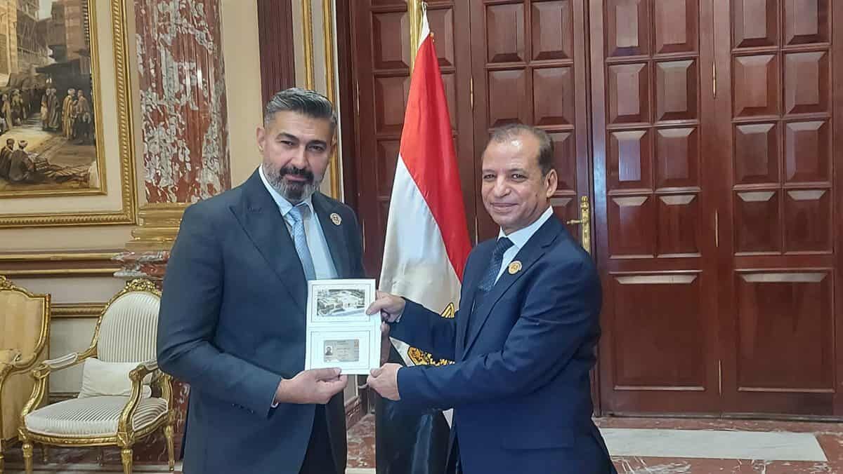 ياسر جلال وأحمد مراد وخالد جلال يتسملون كارنيه عضوية مجلس الشيوخ - الخليج الان