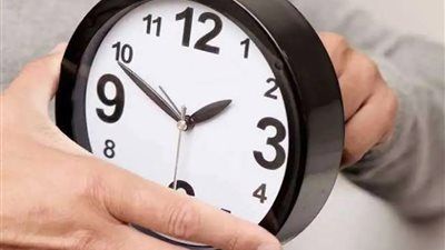 العد التنازلي لبدء التوقيت الشتوي 2025.. عقارب الساعة تتراجع 60 دقيقة منتصف 30 أكتوبر - الخليج الان