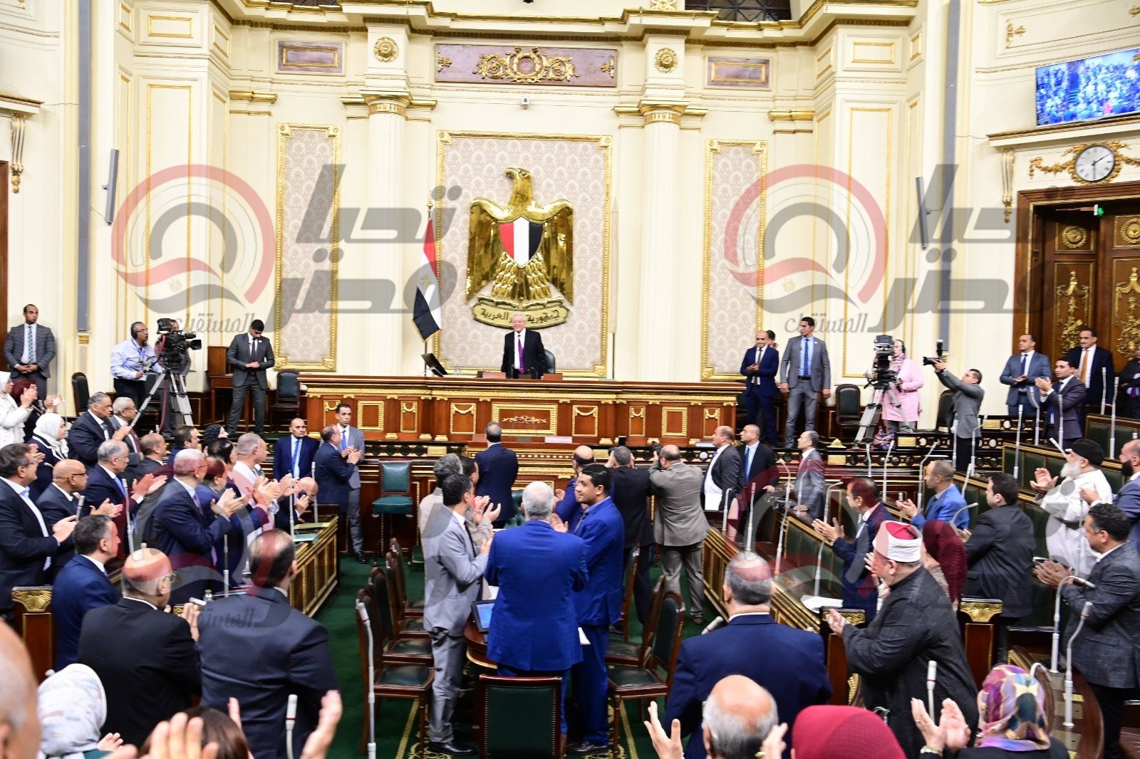 ختام رحلة.. تقدير واسع بقاعة البرلمان وتصفيق حاد بعد خطاب المستشار الدكتور حنفى جبالى لوداع رئاسة مجلس النواب ..صور - الخليج الان