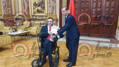 القبطان ولاء حافظ بعد تسلمه كارنيه مجلس الشيوخ: سأعمل بكل جهد لمساعدة ذوي الهمم - الخليج الان