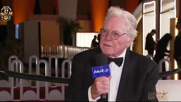 حسين فهمي على هامش افتتاح مهرجان الجونة: مهرجان عامل زي الكريم شانتيه اللي على التورته - الخليج الان