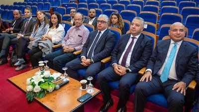 اهتمام هولندي بالاستثمار في مصر.. جولة ميدانية للتعرف على القدرات الصناعية - الخليج الان