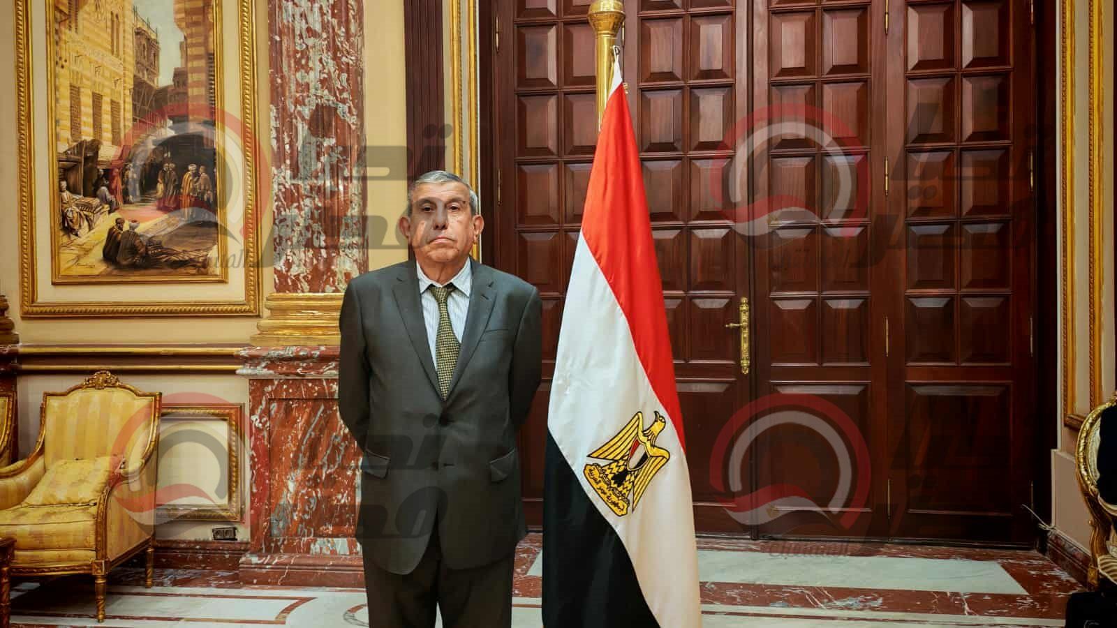 علاء عبد النبي يتسلم كارنيه عضوية مجلس الشيوخ 2025..صور - الخليج الان