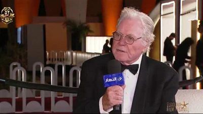 حسين فهمي على هامش افتتاح مهرجان الجونة: مهرجان عامل زي الكريم شانتيه اللي على التورته - الخليج الان