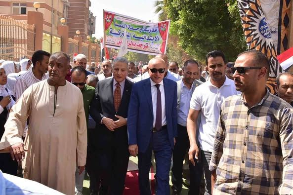 محافظ الأقصر يفتتح فرع مكتبة مصر العامة بقرية النمسا بإسنا - الخليج الان