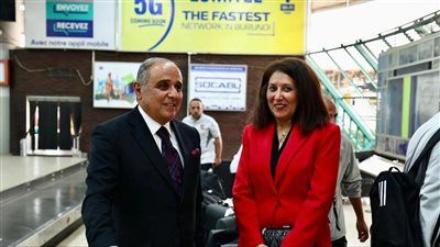 سفيرة مصر في بوروندي يستقبل بعثة النادي الأهلي في المطار - الخليج الان