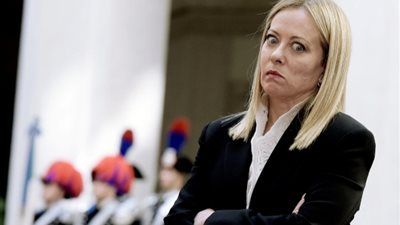 ميلوني تهاجم زعيم أكبر نقابة وصفها بـ "عاهرة ترامب" - الخليج الان