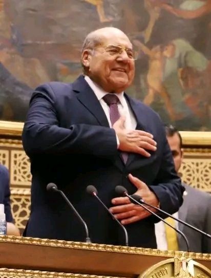 رئيس مجلس الشيوخ المستشار عبد الوهاب عبد الرازق يودع عمال وقيادات المجلس وذلك بعد انتهاء مدة الفصل التشريعي رسميا - الخليج الان