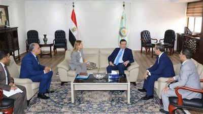 وزير الزراعة يبحث مع مدير مكتب اليونسكو بالقاهرة حماية التراث الزراعي والمعارف البيئية بالواحات - الخليج الان