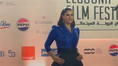 أجمل واحدة من غير مجهود.. احتشام حنان مطاوع يخطف الأنظار في عرض فيلم هابي بيرث داي بالجونة - الخليج الان