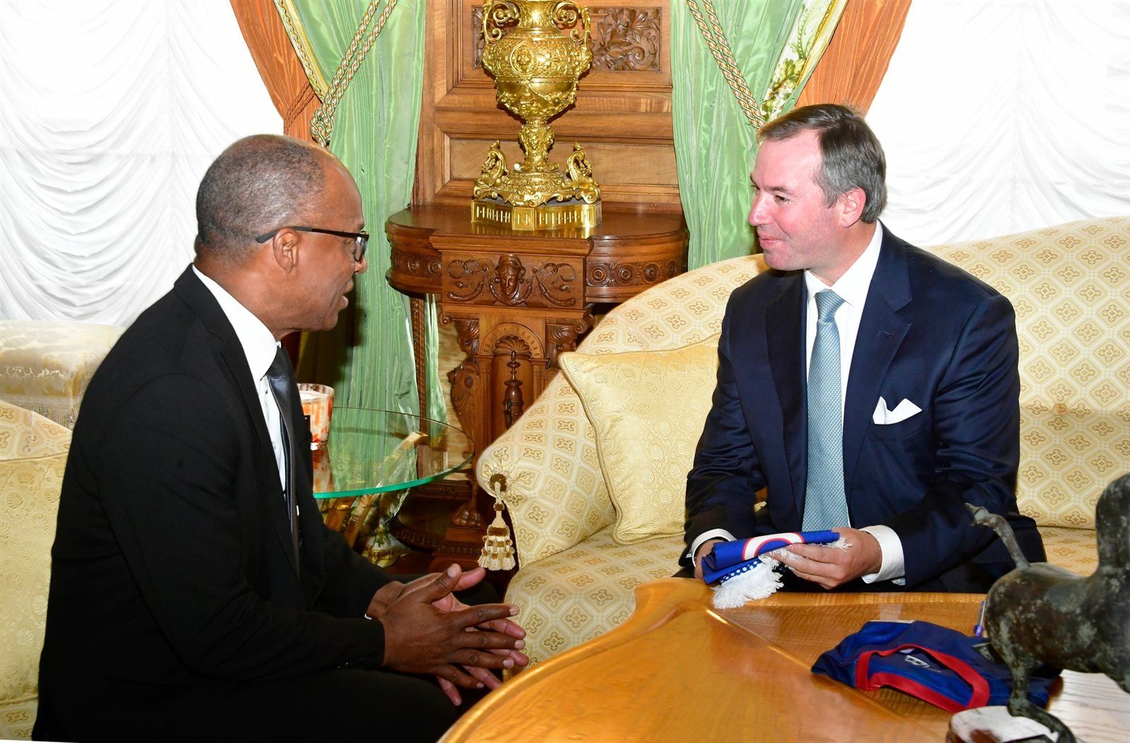 قميص الرأس الأخضر وإنجاز كأس العالم يتصدران المشهد في زيارة رئيس الوزراء إلي لوكسمبورج - الخليج الان