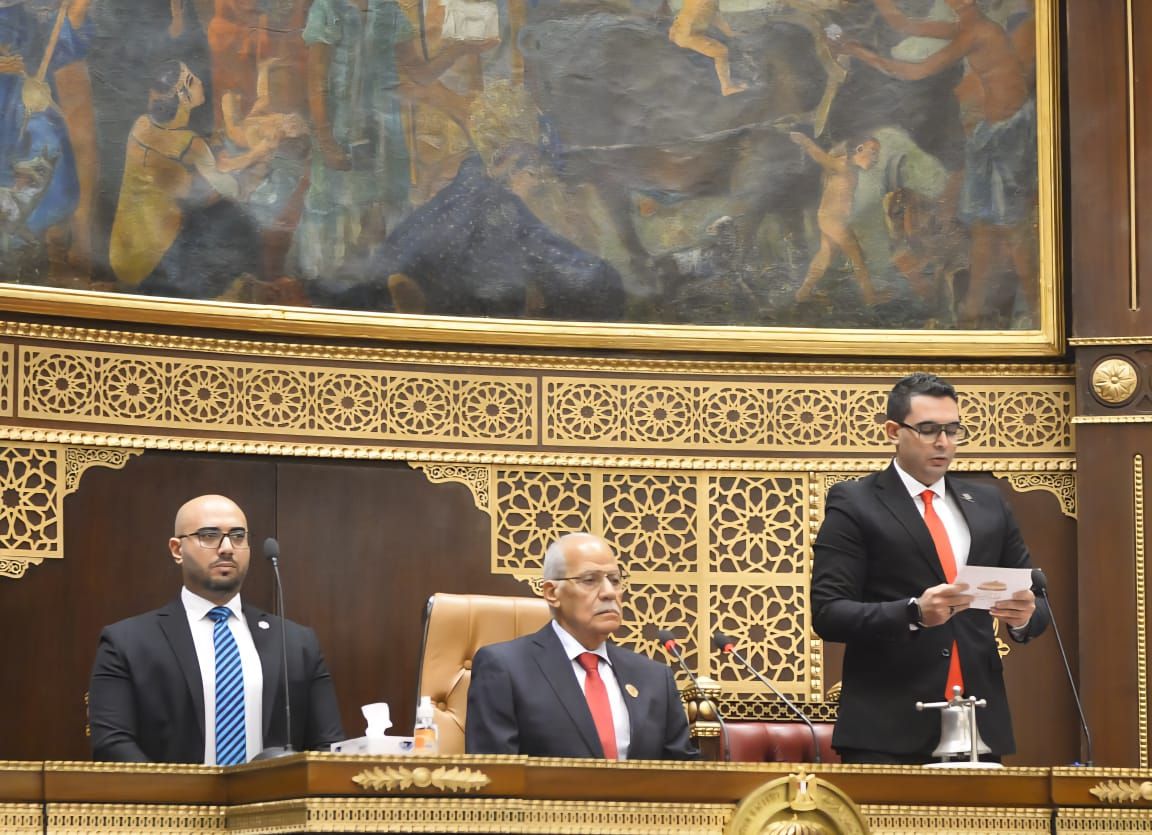 «أقسم بالله أن أحافظ مخلصا»..نواب الشيوخ 2025 يؤدون اليمين الدستورية - الخليج الان