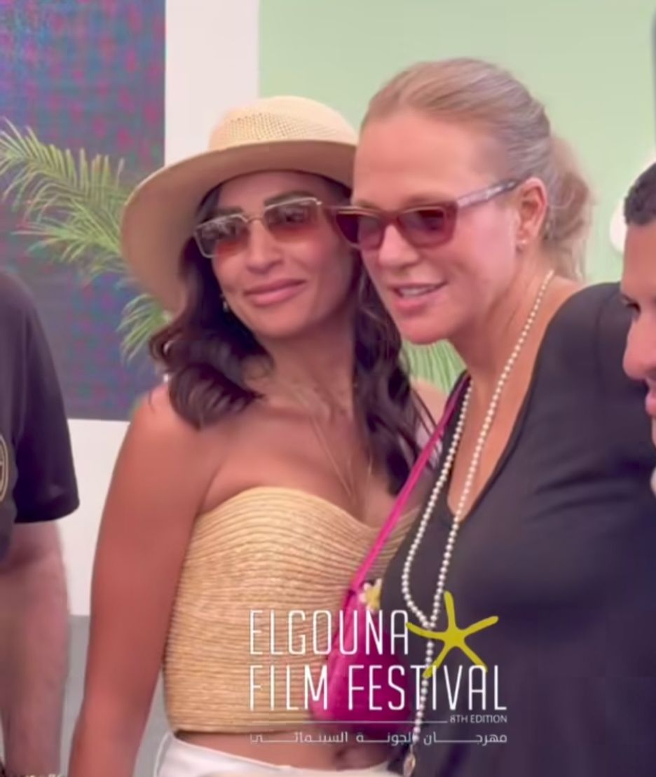 قبلة أحمد السعدني ليد مايان السيد ولقاء شيرين رضا ودينا الشربيني.. لقطات من مهرجان الجونة السينمائي - الخليج الان