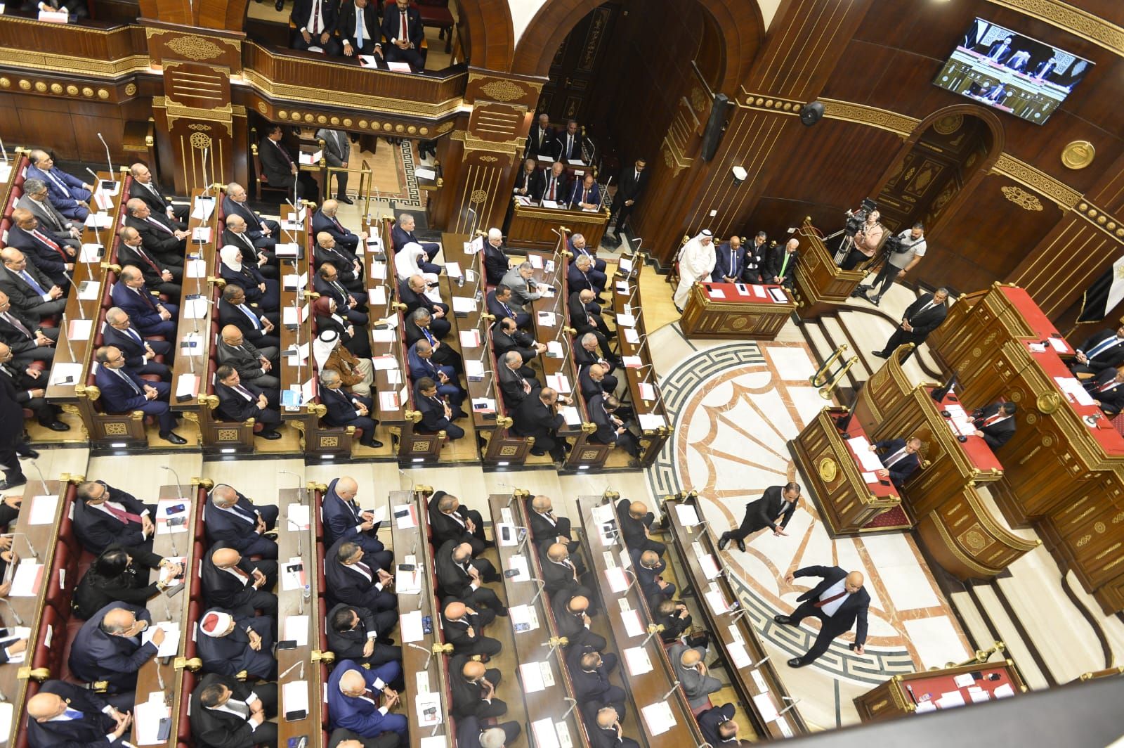 «أقسم بالله أن أحافظ مخلصا»..نواب الشيوخ 2025 يؤدون اليمين الدستورية - الخليج الان