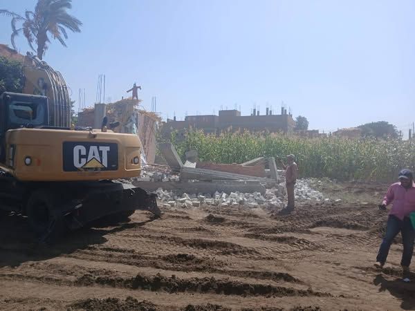 محافظ أسيوط: استرداد 2883 مترًا مربعًا وإزالة 67 حالة تعدي في المرحلة الثالثة من الموجة الـ27 - الخليج الان