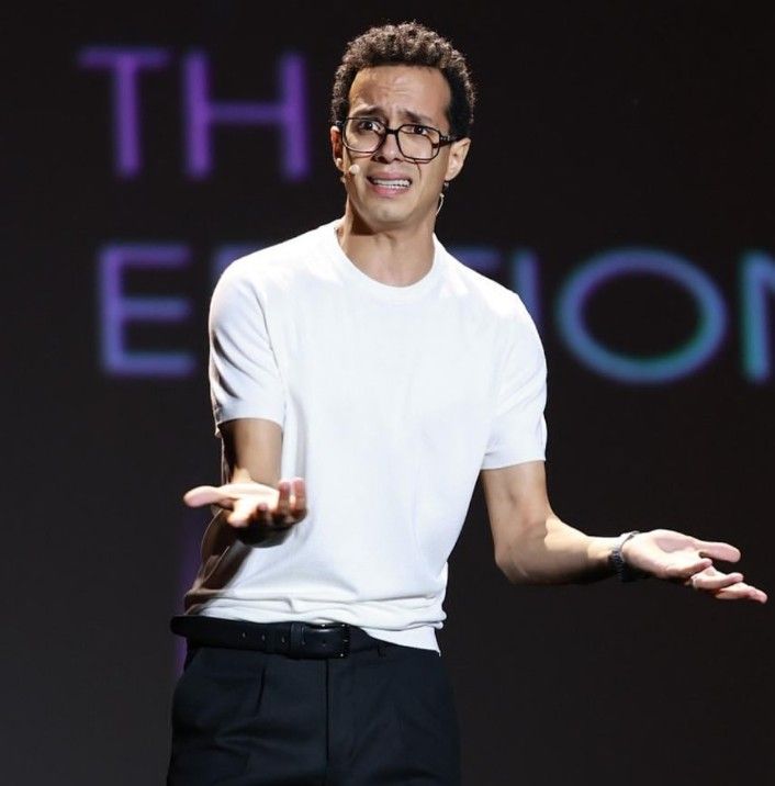 طه دسوقي عن تقديمه ستاند اب كوميدي بافتتاح مهرجان الجونة: مش لاقي كلام يوصف احساسي - الخليج الان