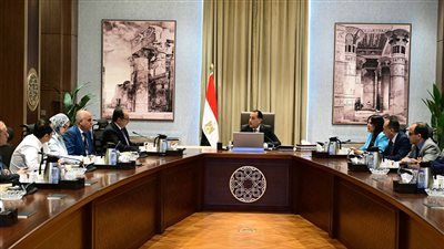 شراكة قوية بين الدولة والمستثمرين.. الحكومة تستعرض حزمة مشروعات وفرص استثمارية كبرى - الخليج الان