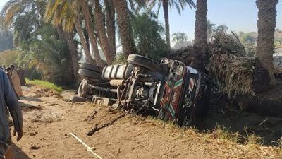 أسيوط: مصرع سائق تريلا على طريق قرية بني محمديات بمركز أبنوب - الخليج الان