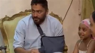 بعد أسابيع من تعافي قدمه.. تفاصيل إصابة تامر حسني في ذراعه ودخوله المستشفى - الخليج الان