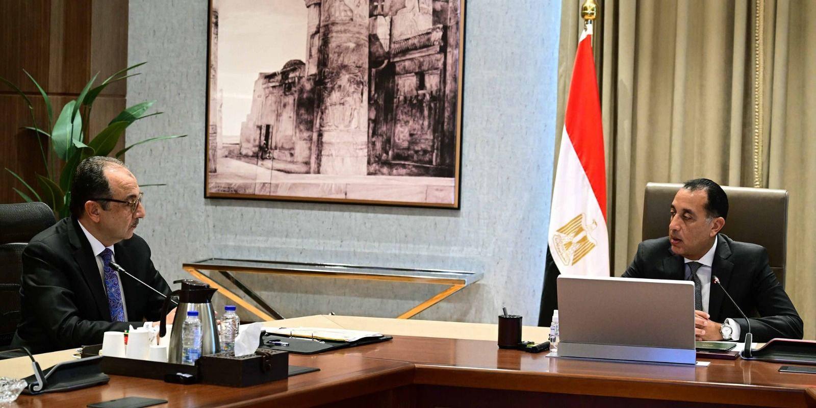 شراكة قوية بين الدولة والمستثمرين.. الحكومة تستعرض حزمة مشروعات وفرص استثمارية كبرى - الخليج الان